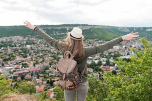 Viagem solo feminina no Brasil: destinos seguros e encantadores. Ela Sempre Bem
