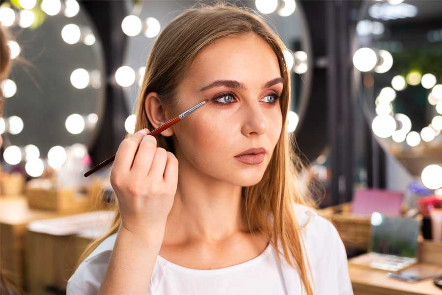 Maquiagem para olhos pequenos: truques para destacar o olhar. Ela Sempre Bem