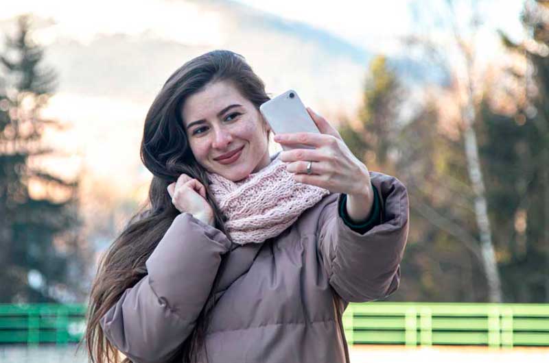 Dicas e cuidados para manter a pele hidratada e saudável no inverno. ela sempre bem