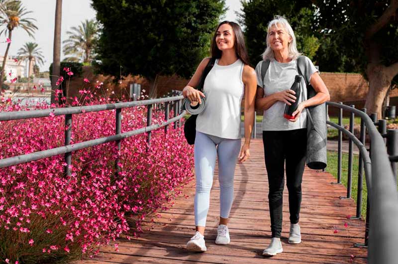 Ela Sempre Bem. Os benefícios da natureza para a saúde feminina são inúmeros. Saiba como se conectar com o ambiente natural pode transformar seu bem-estar.