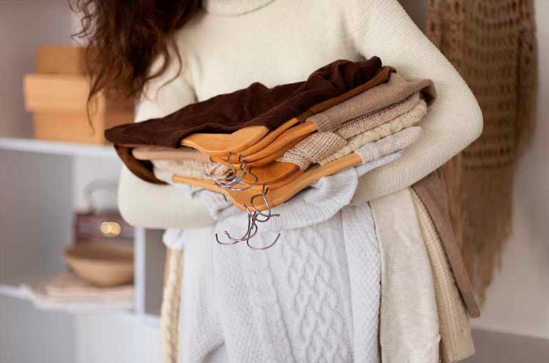 Como montar um armário cápsula feminino prático e estiloso. Ela Sempre Bem