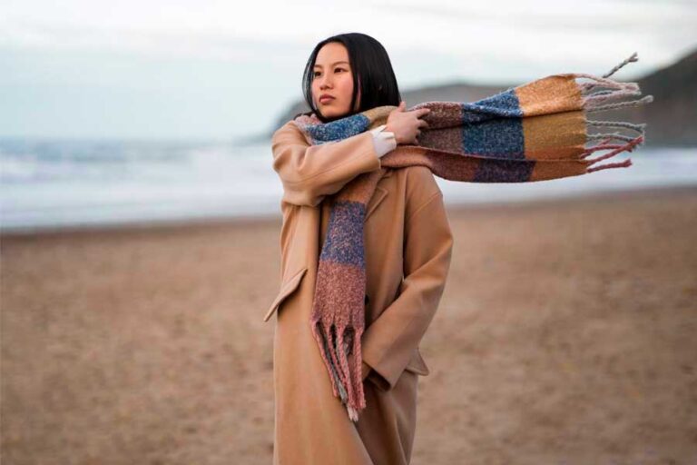 Lenços no inverno: 5 formas de usar com estilo no dia a dia. Ela Sempre Bem