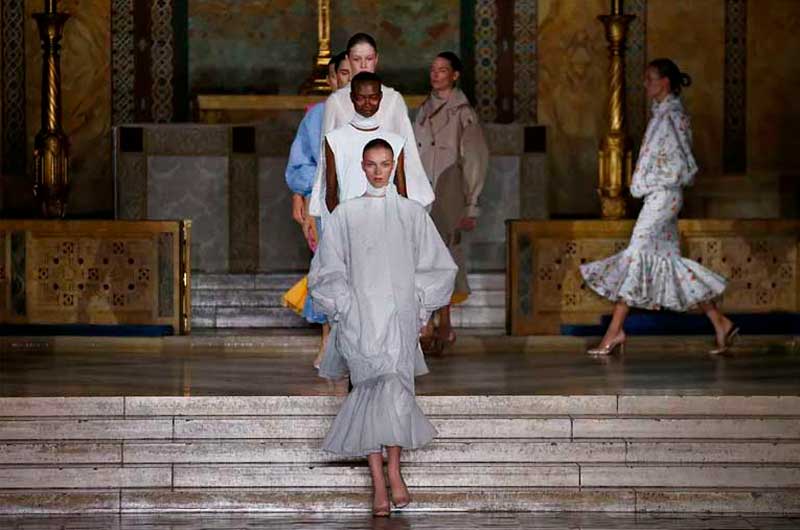 New York Fashion Week revela as tendências para o verão. Ela Sempre Bem