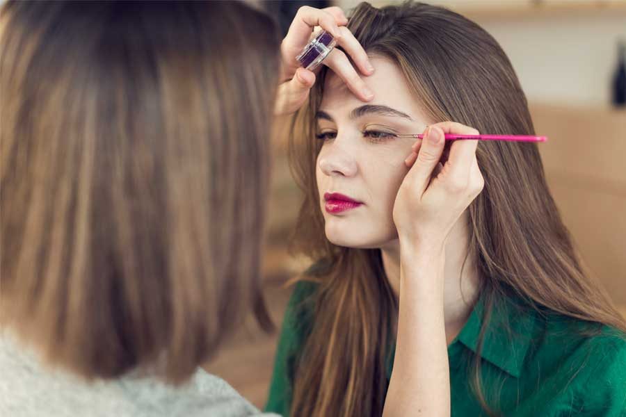 Maquiagem para olhos pequenos: truques para destacar o olhar. Ela Sempre Bem